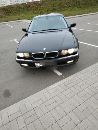 BMW 7 Series (E38)