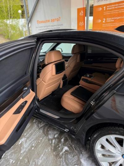  7 Series (F02 Long)
