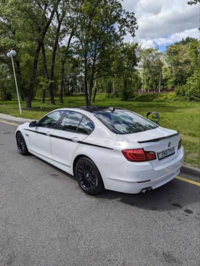 Седан 4-дверн BMW 5 Series (F10) (2012)