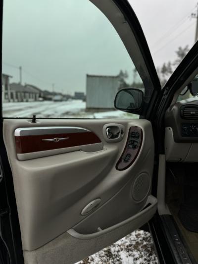  Town-Country