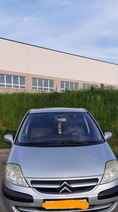 C8