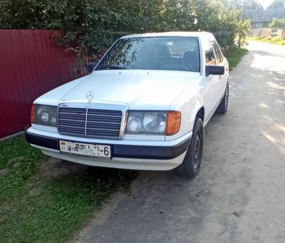 Mercedes E Class (W124)