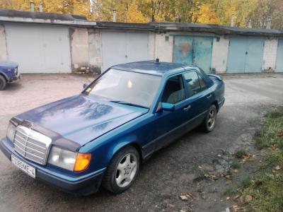 Mercedes E Class (W124)