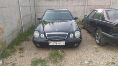 Mercedes E Class (W210)