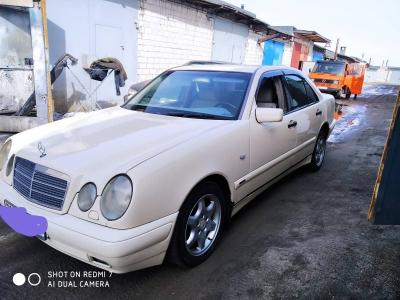 Mercedes E Class (W210)