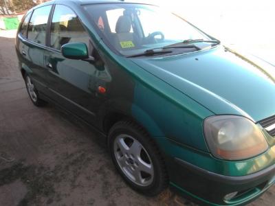 Nissan Almera Tino