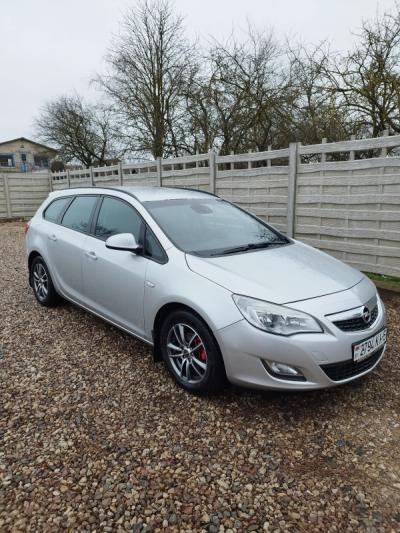 Opel Astra J