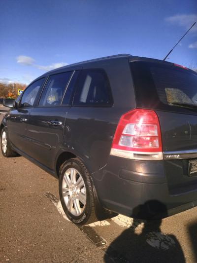  Zafira Family