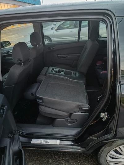  Zafira Life