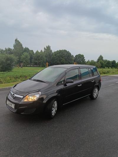 Zafira Life