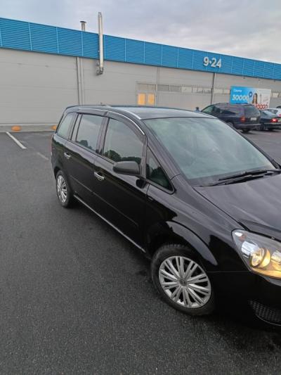  Zafira Life