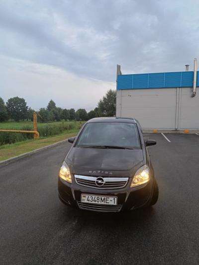  Zafira Life