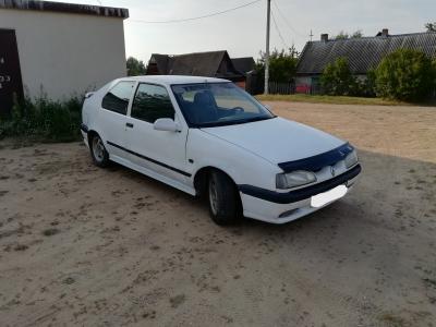Renault 19