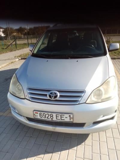  Avensis Verso