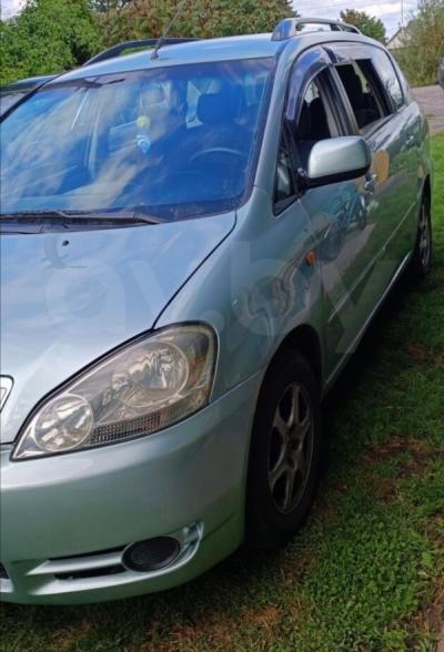  Avensis Verso