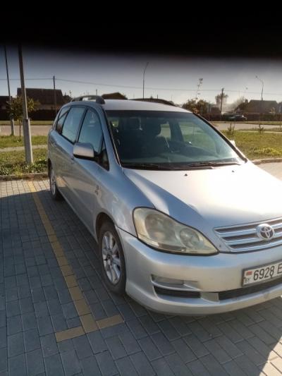  Avensis Verso