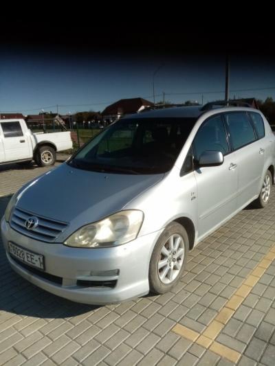  Avensis Verso