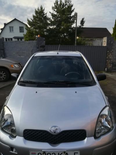  Yaris