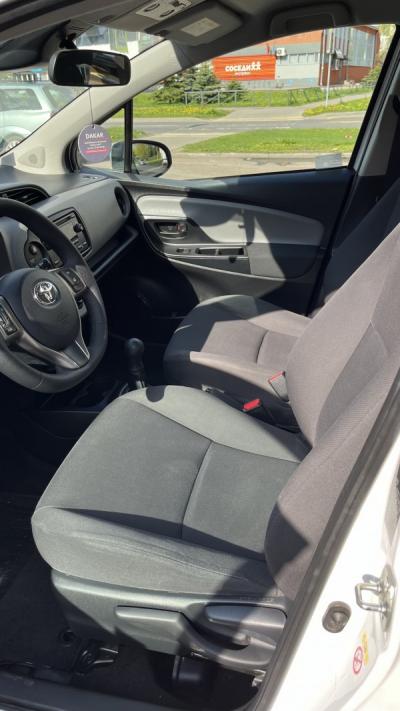 Yaris 3