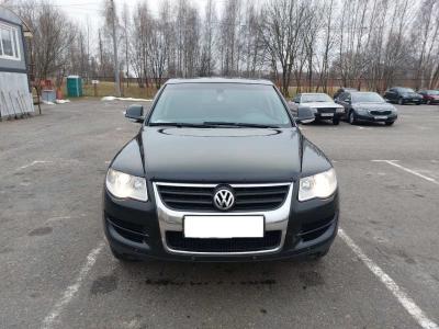 Volkswagen Touareg 1