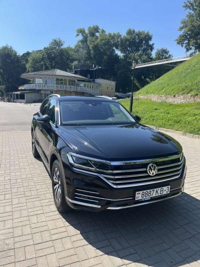 Кроссовер 5-дверн Volkswagen Touareg 3 (2020)