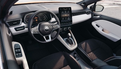 Интерьер европейского кроссовера Renault Captur 2019 года