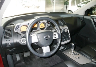 Интерьер кроссовера Nissan Murano I