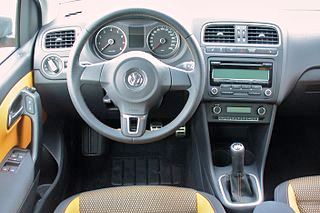 Интерьер Volkswagen Cross Polo 2014 года
