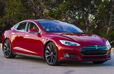 Электрокар-лифтбек Tesla Model S 