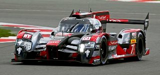 Экипаж Audi R18 завершает гонку WEC 2016 года на Сильверстоуне