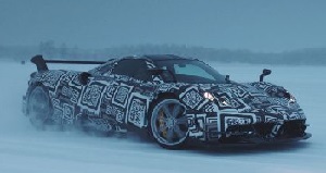 Cуперкар Huayra прошел испытания на льду