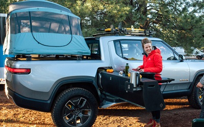 Как приготовить еду прямо в электромобиле Rivian R1T?
