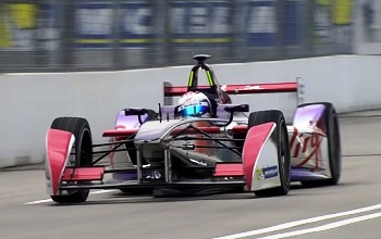 Сэм Берд из Virgin Racing на гонке Формулы-Е 2014 года в Путраджае
